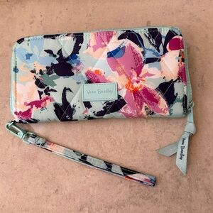 Vera Bradley wallet. NWOT